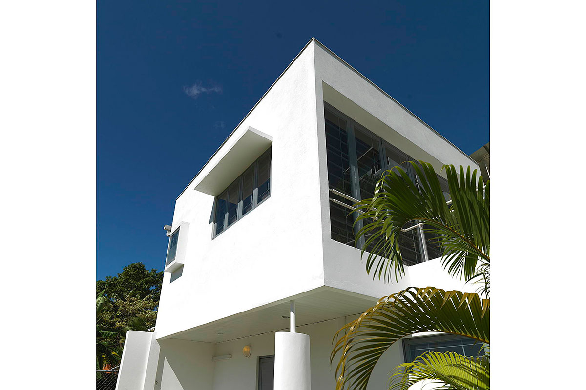 1-white-modern-caribbean-building-overhang