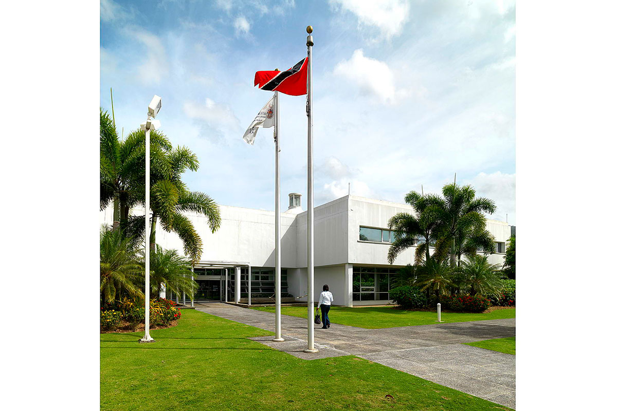 2-uwi-graduate-school-exterior