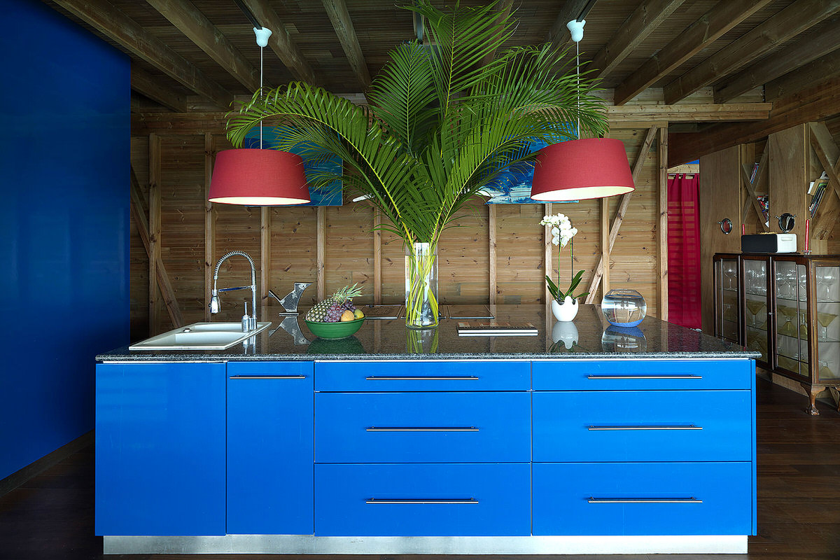 5.SeeSeaBlue_kitchen-island-counter