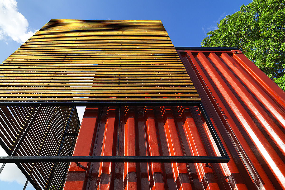 04_shipping-container-architecture-office-metal-sun-shading