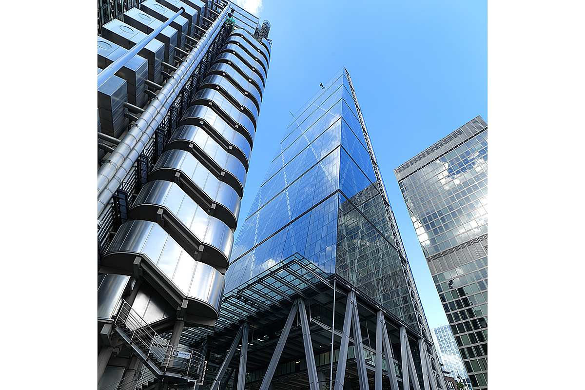 06_lloyds-cheese-grater-london_0164